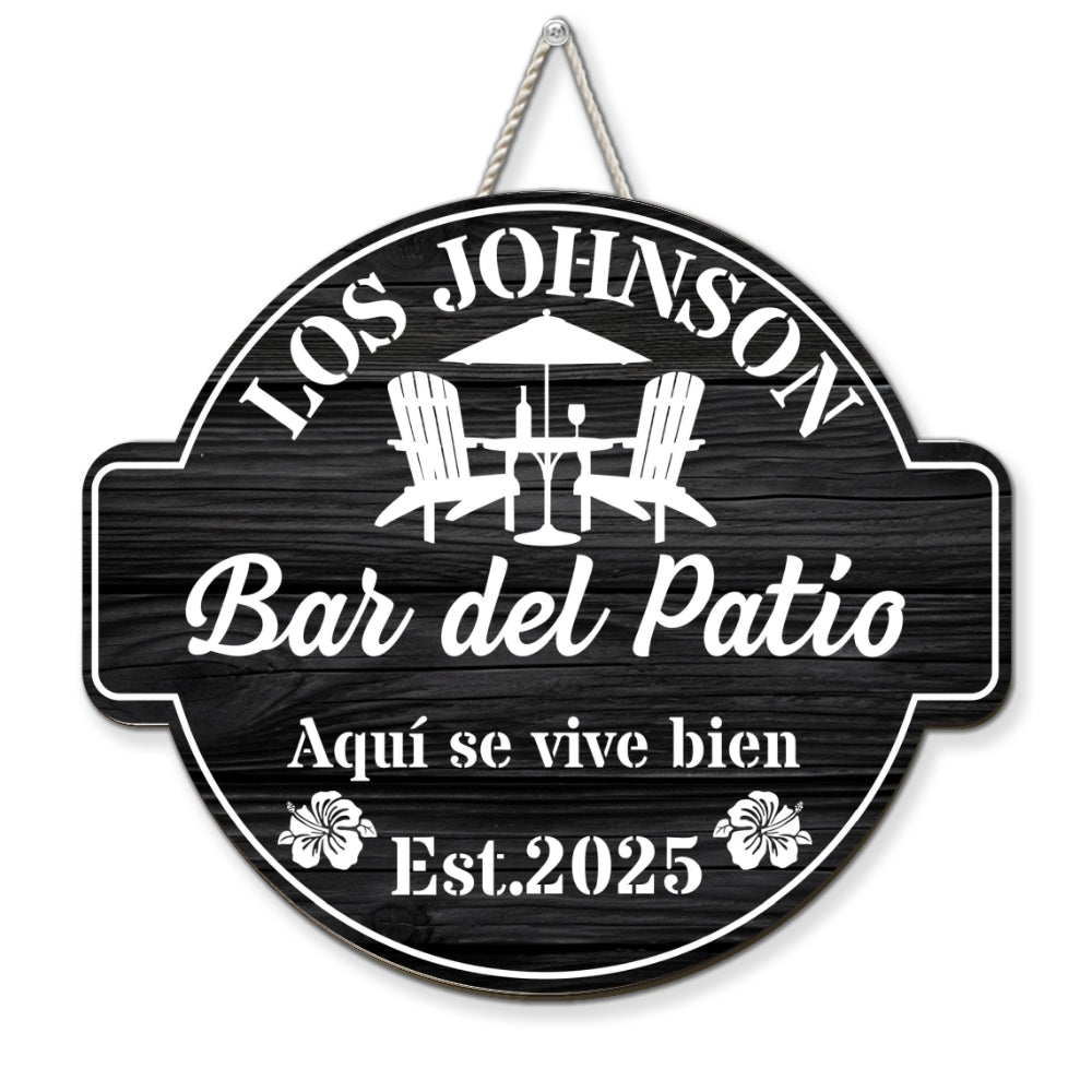 Bienvenido A Nuestro Oasis En El Patio Trasero - Letrero Personalizado De Madera