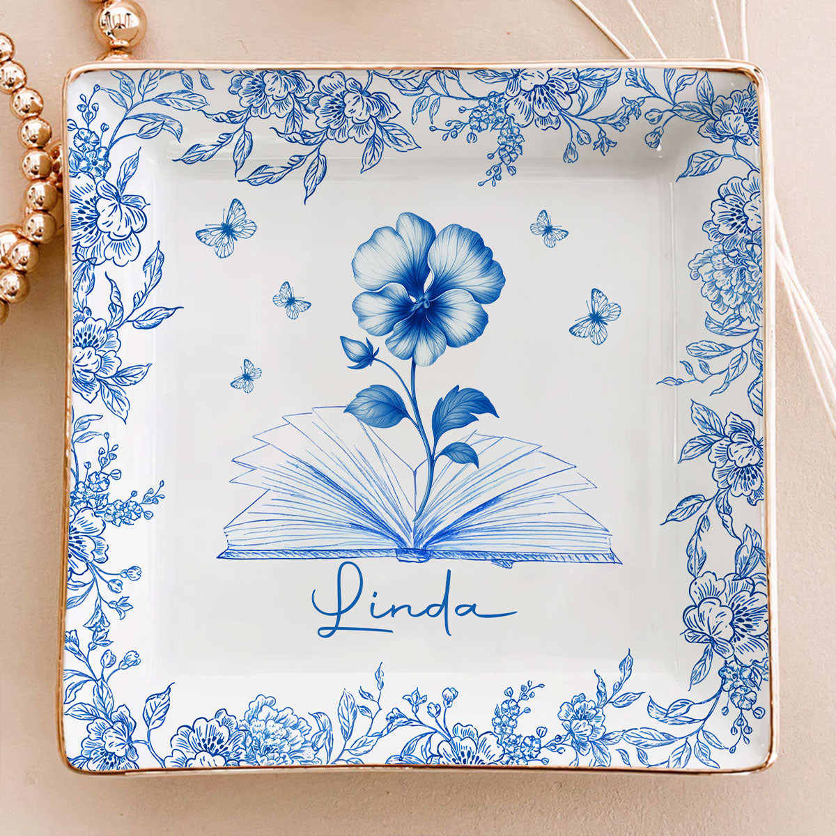 A Girl Who Loves Books - Personalized Custom Jewelry Dish