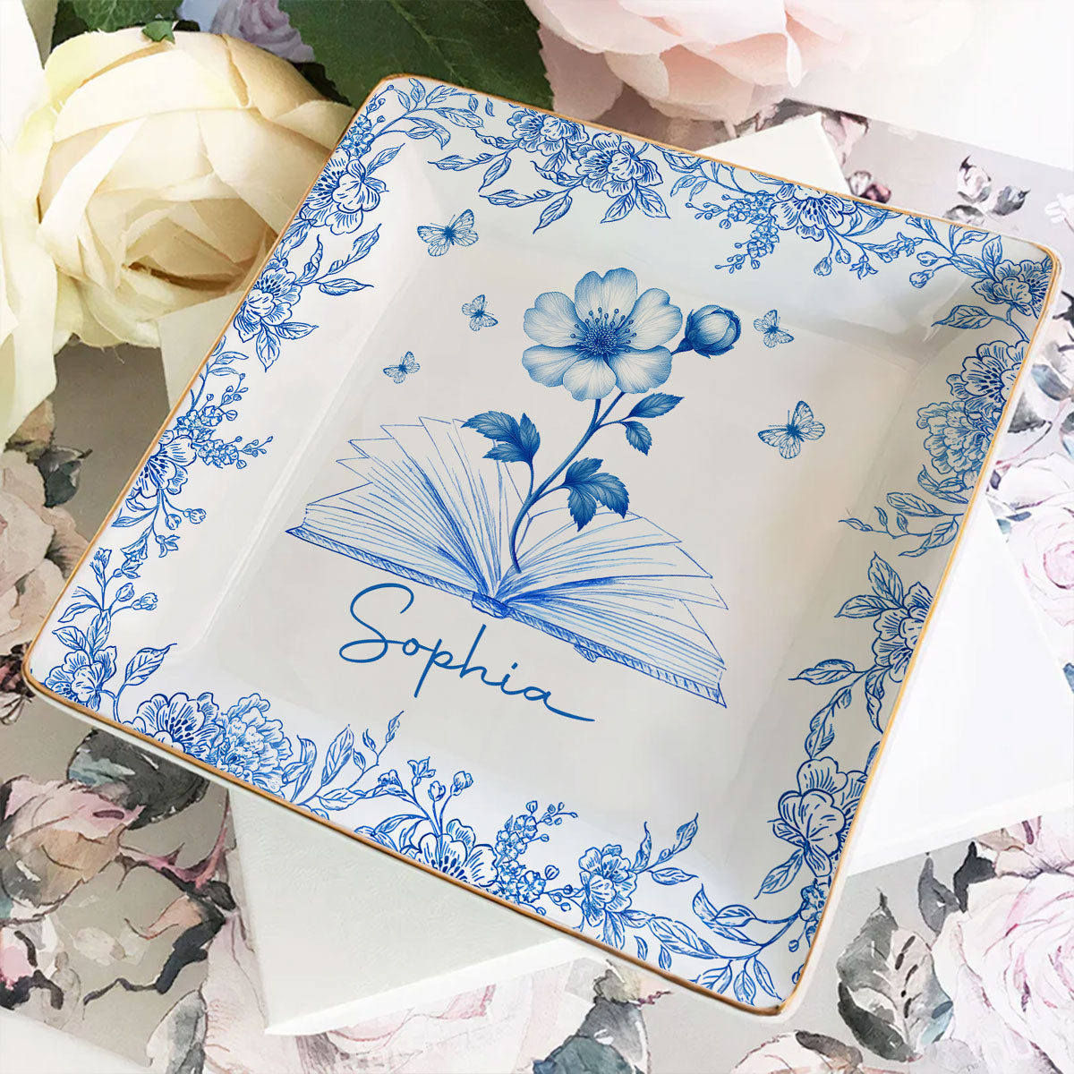 A Girl Who Loves Books - Personalized Custom Jewelry Dish