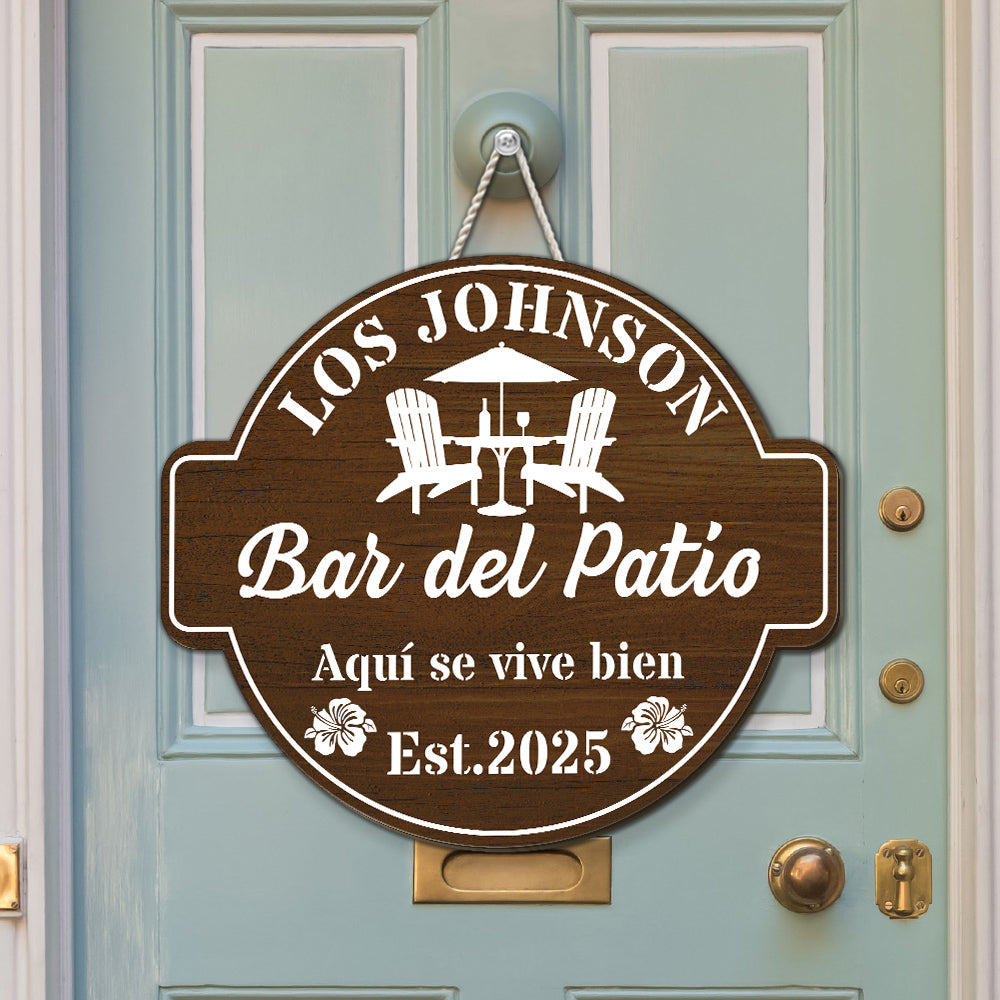 Bienvenido A Nuestro Oasis En El Patio Trasero - Letrero Personalizado De Madera