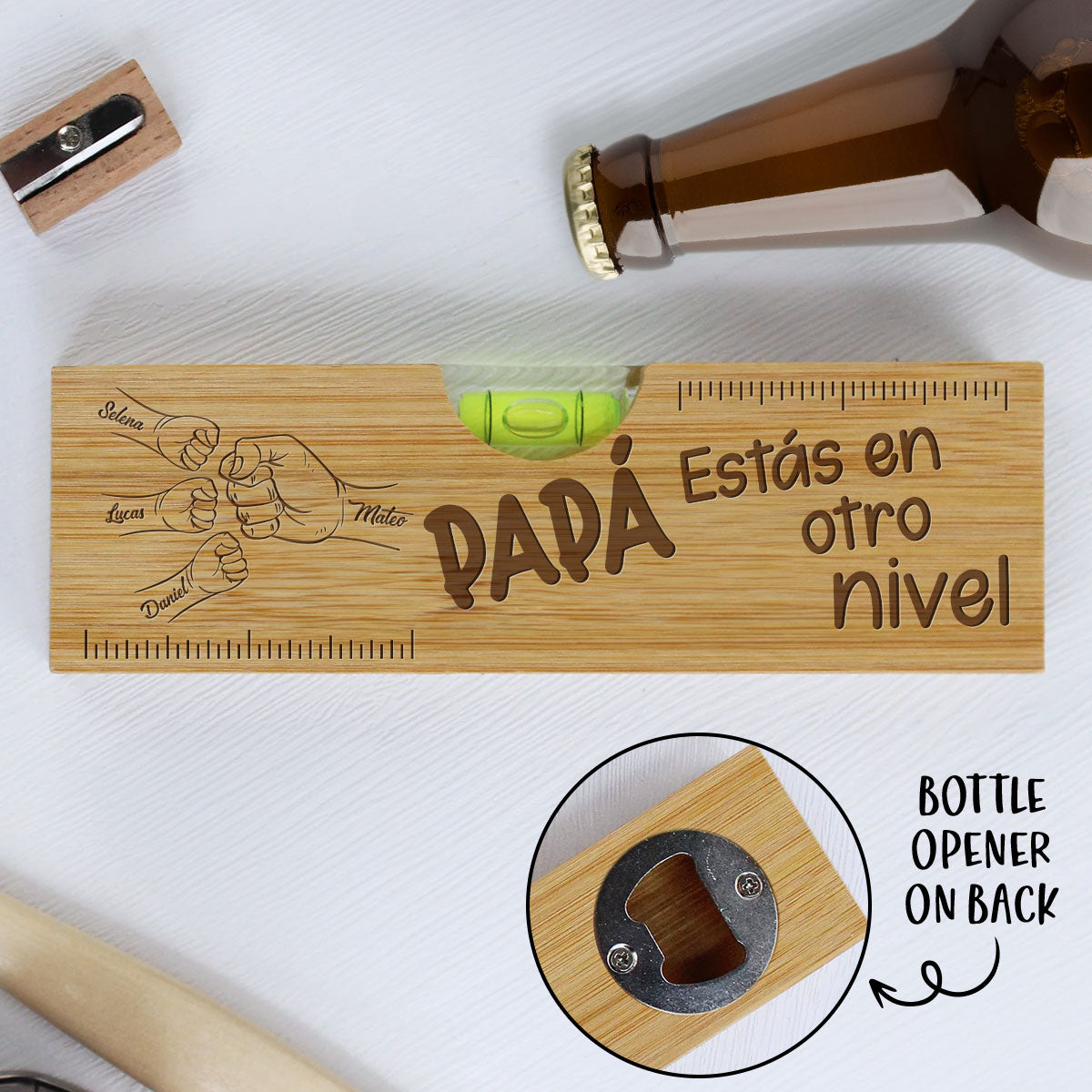 Choque de Puños con Papá - Abridor de Botellas de Madera Personalizado con Grabado y Nivel