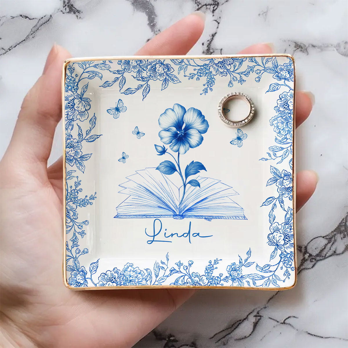 A Girl Who Loves Books - Personalized Custom Jewelry Dish