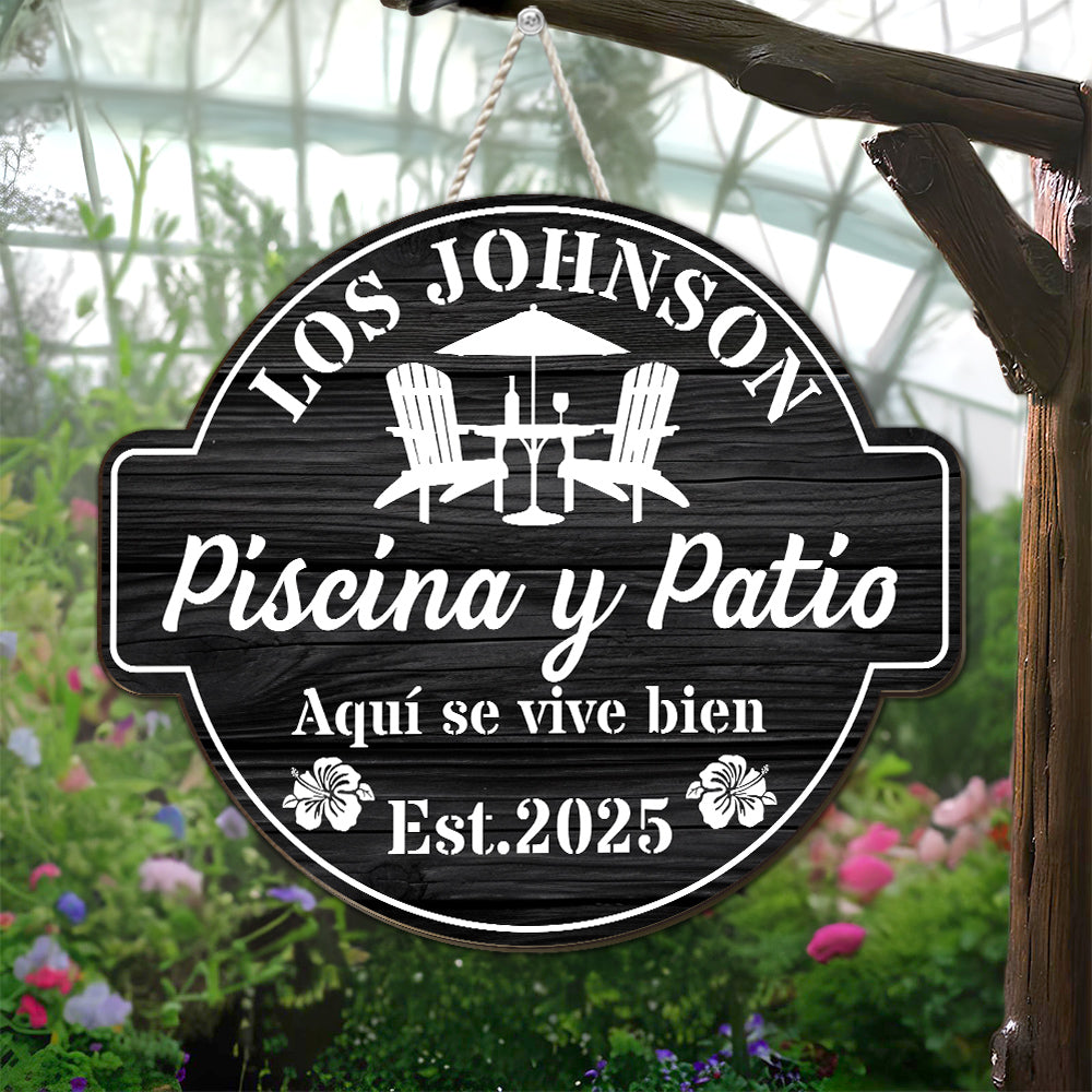 Bienvenido A Nuestro Oasis En El Patio Trasero - Letrero Personalizado De Madera